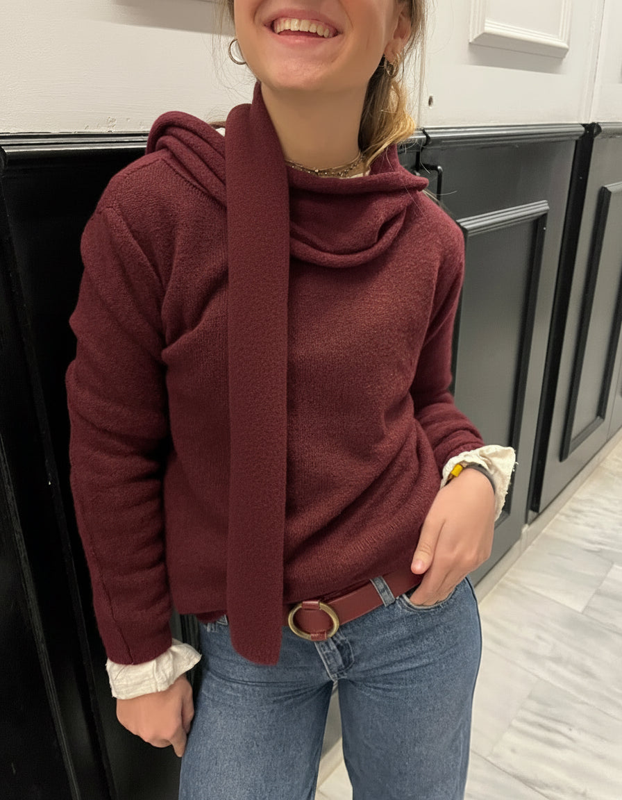 Jersey con bufanda color vino