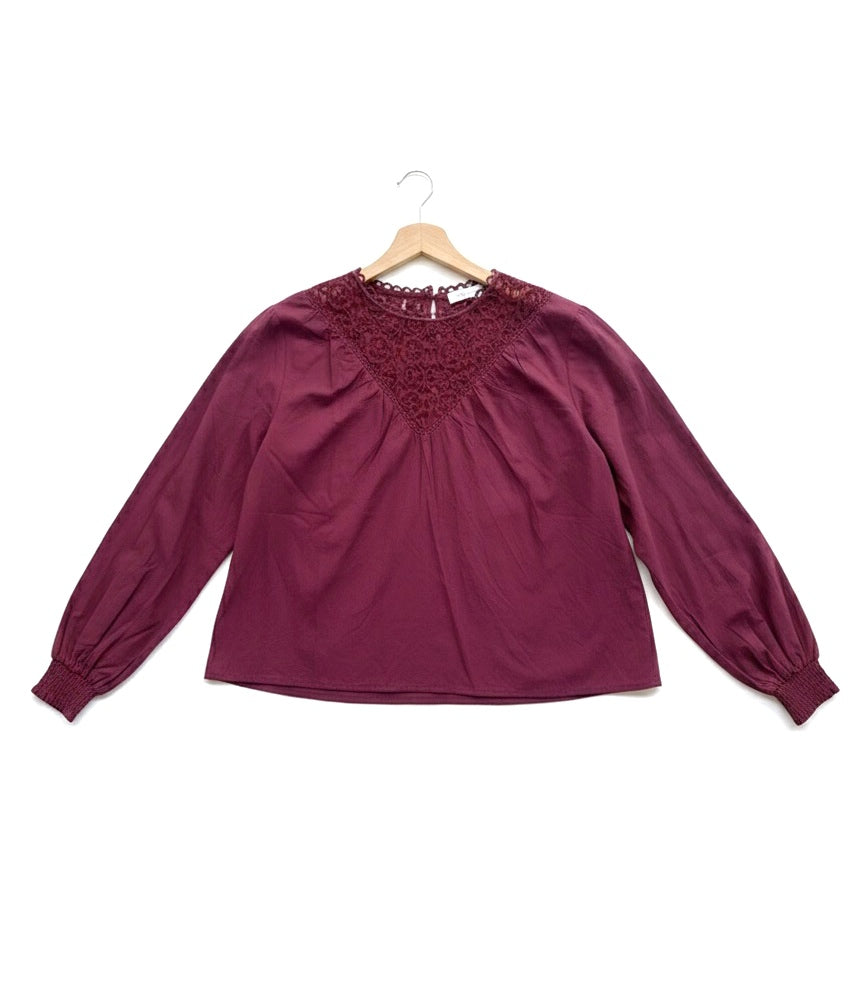 Camisa romántica fresa