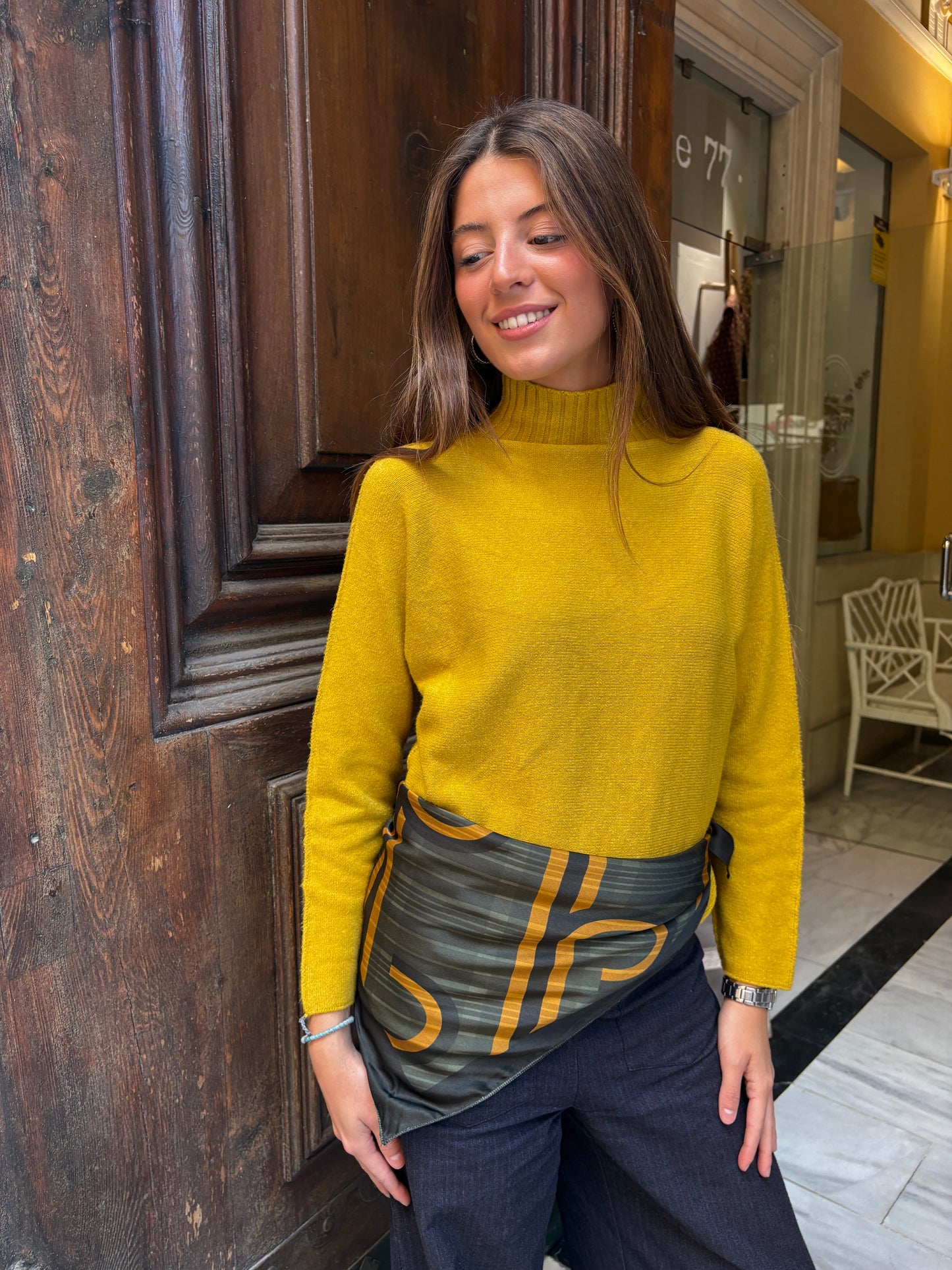 Jersey de punto color mostaza