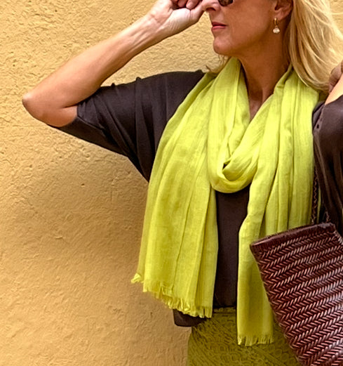 Foulard de viscosa verde oliva