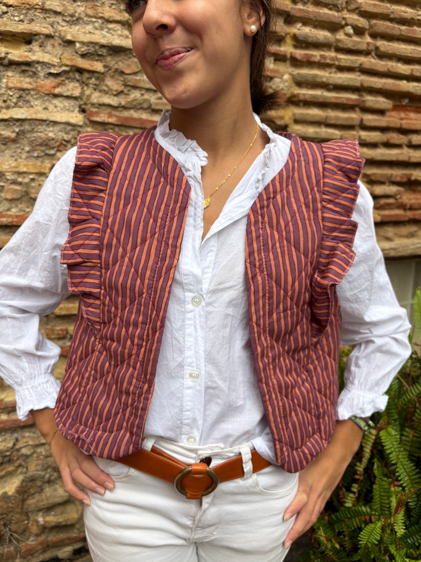 Chaleco de rayas con volante