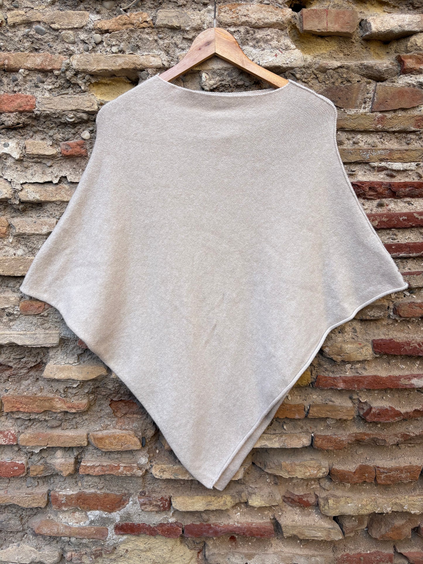 Jersey poncho cuello barca