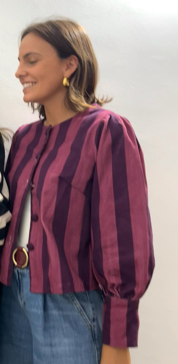 Sobre camisa de rayas
