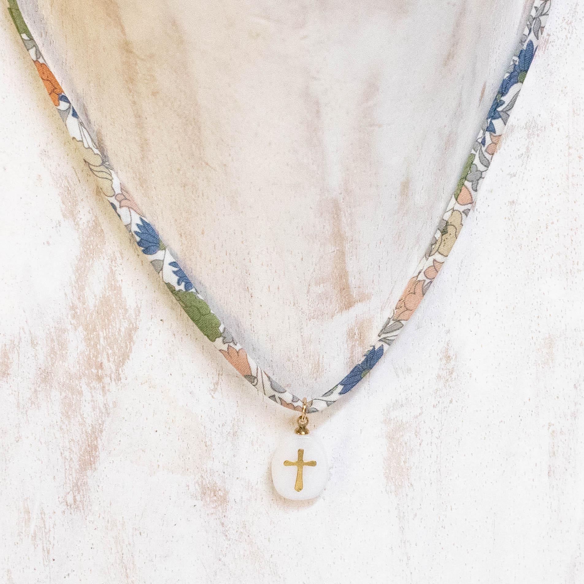 Cinta Liberty Cruz incrustada