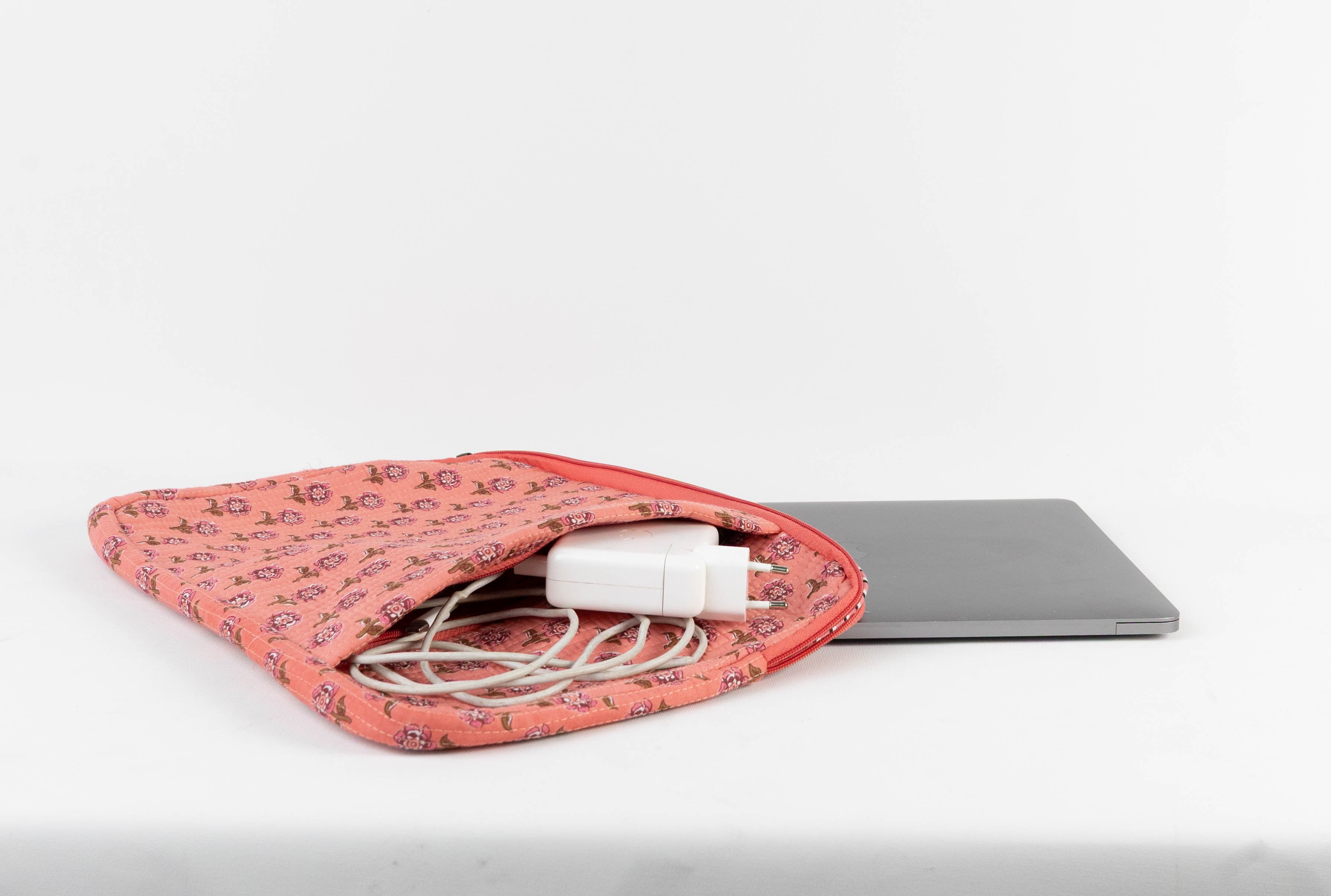 Funda de Laptop con asa y bolsillo exterior para cables ROSA