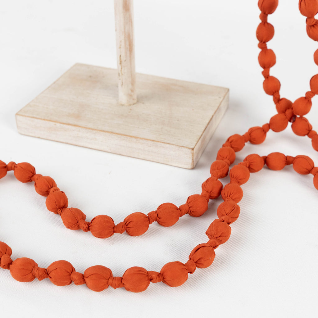 Collar bolitas textil (en tres colores)