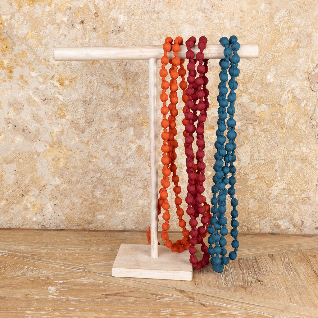 Collar bolitas textil (en tres colores)