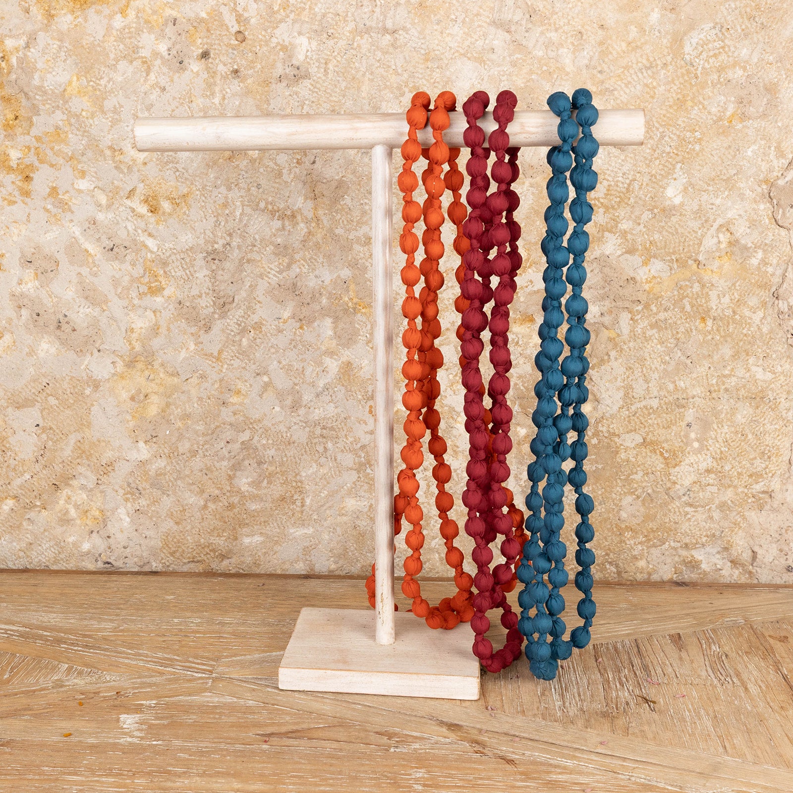 Collar bolitas textil (en tres colores)