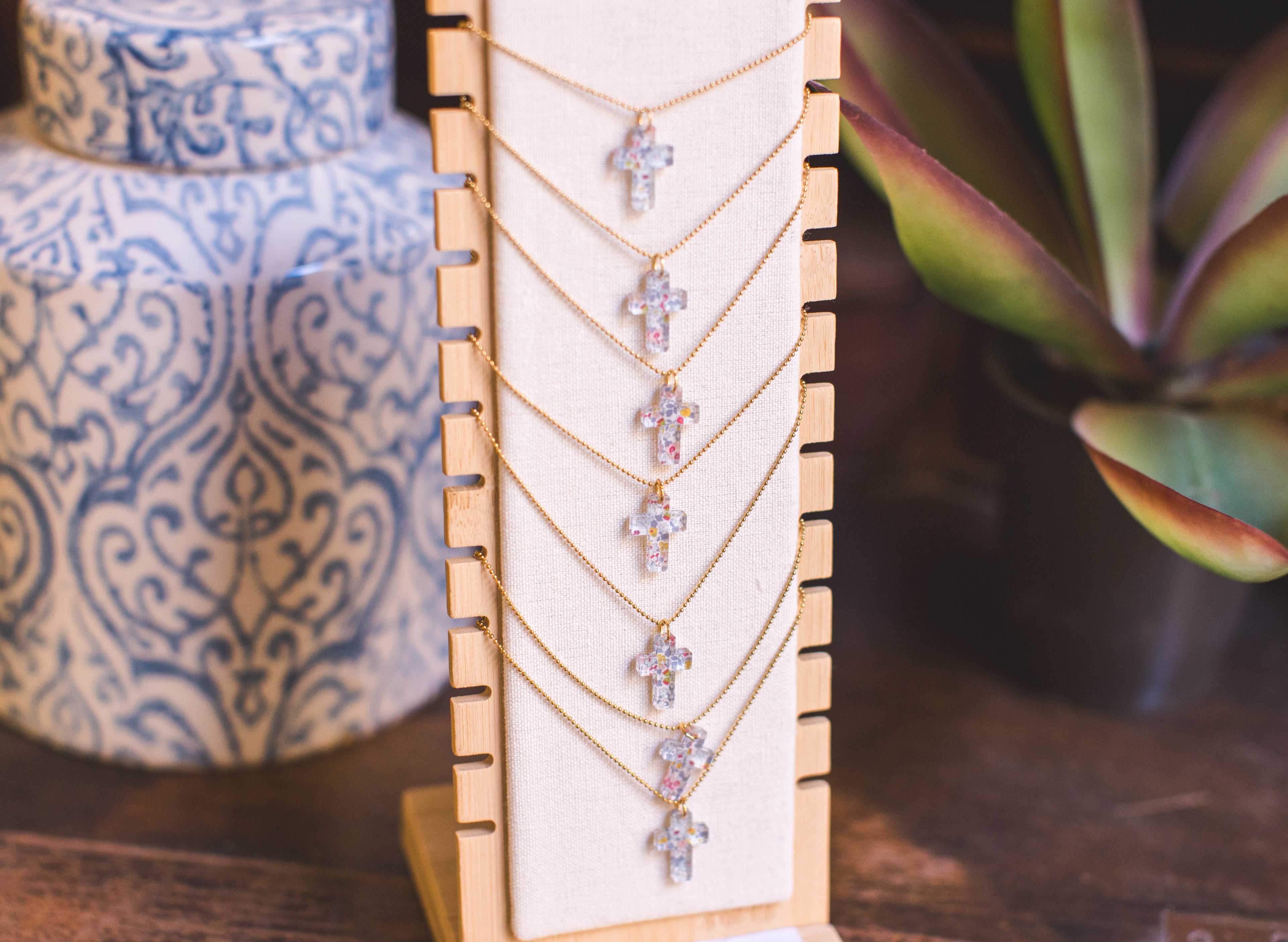 Cadena mini-bolitas Cruz Flores