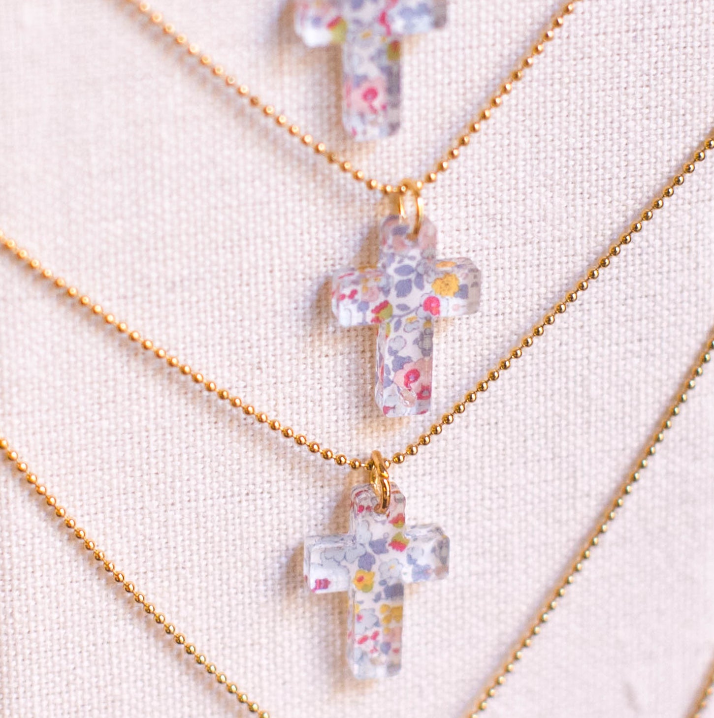 Cadena mini-bolitas Cruz Flores