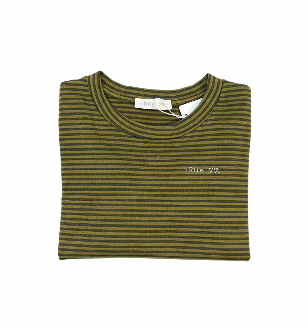 Camiseta de rayas sin hombros