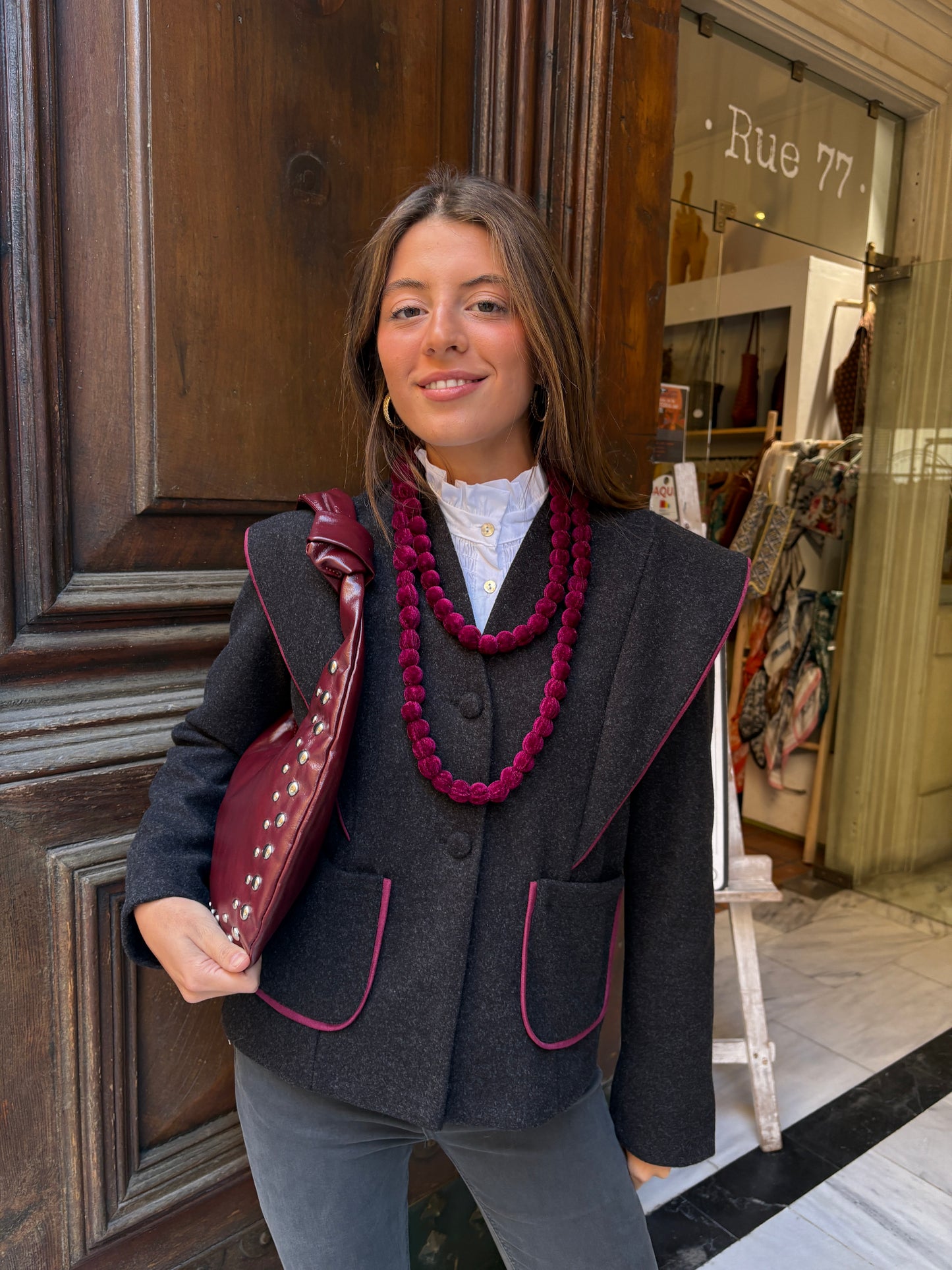 Chaqueta ribete burdeos