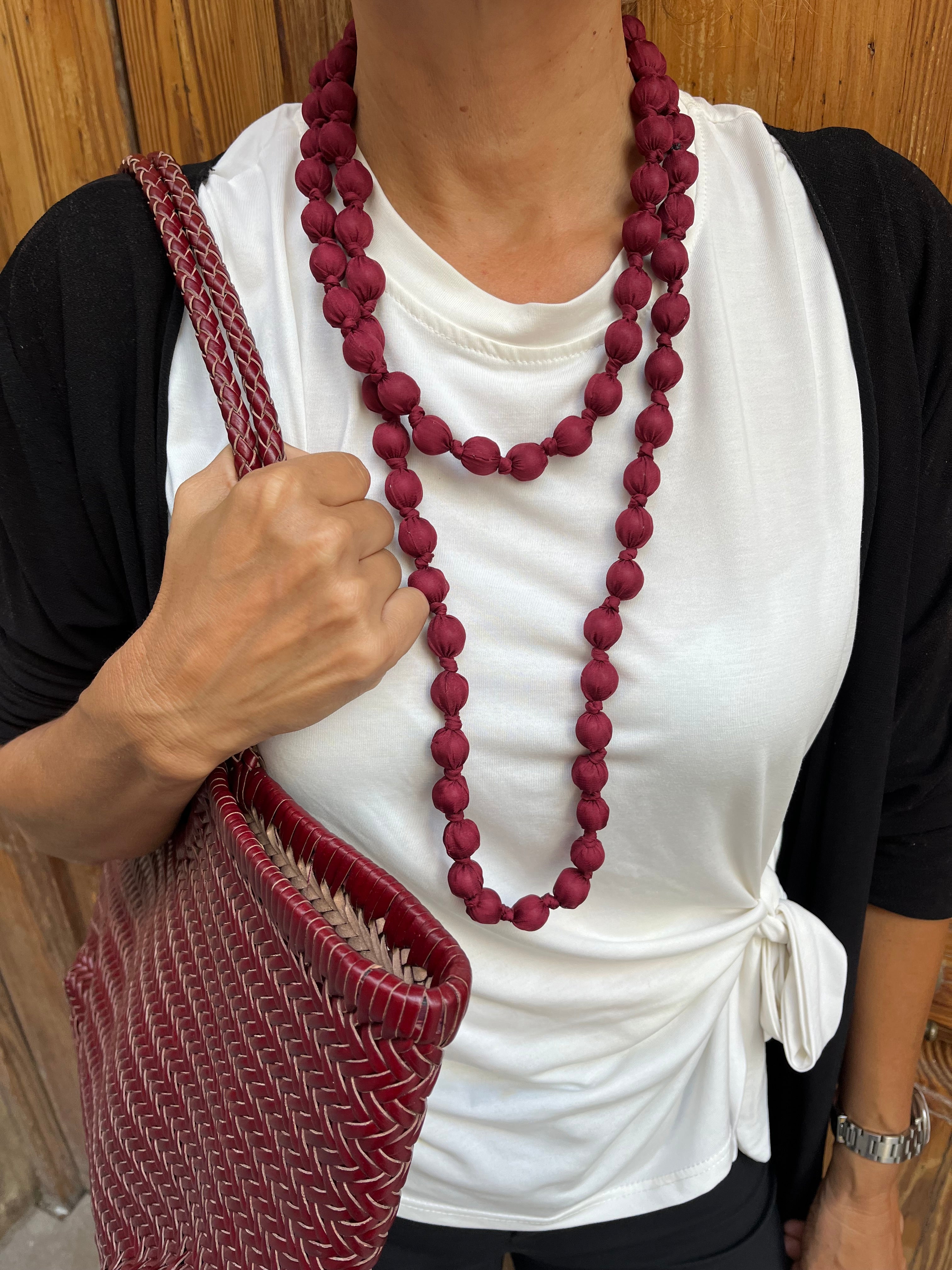 Collar tela bolitas color
