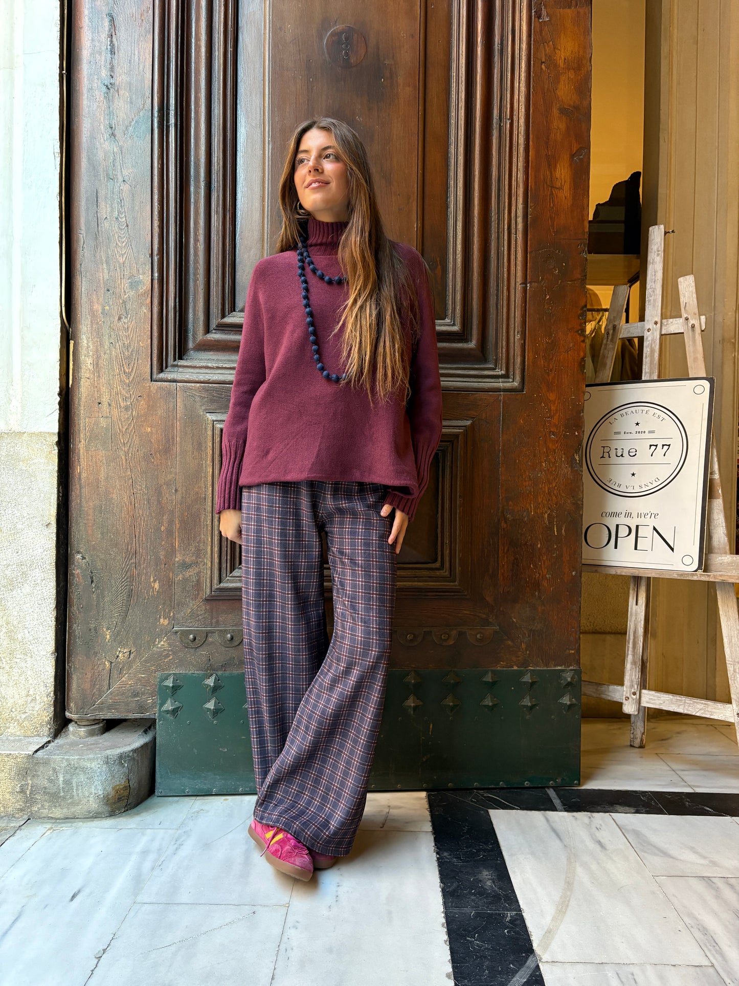 Pantalón ancho de cuadros con goma y mucha caída