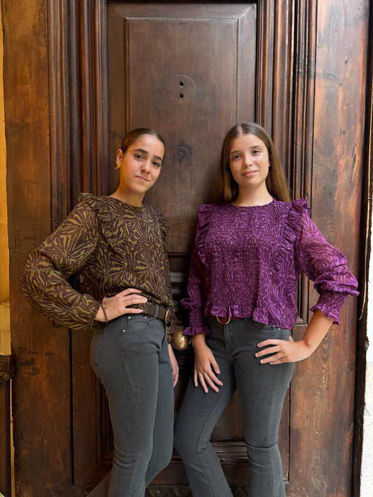 Camisa de gasa fruncida con volantes animal print