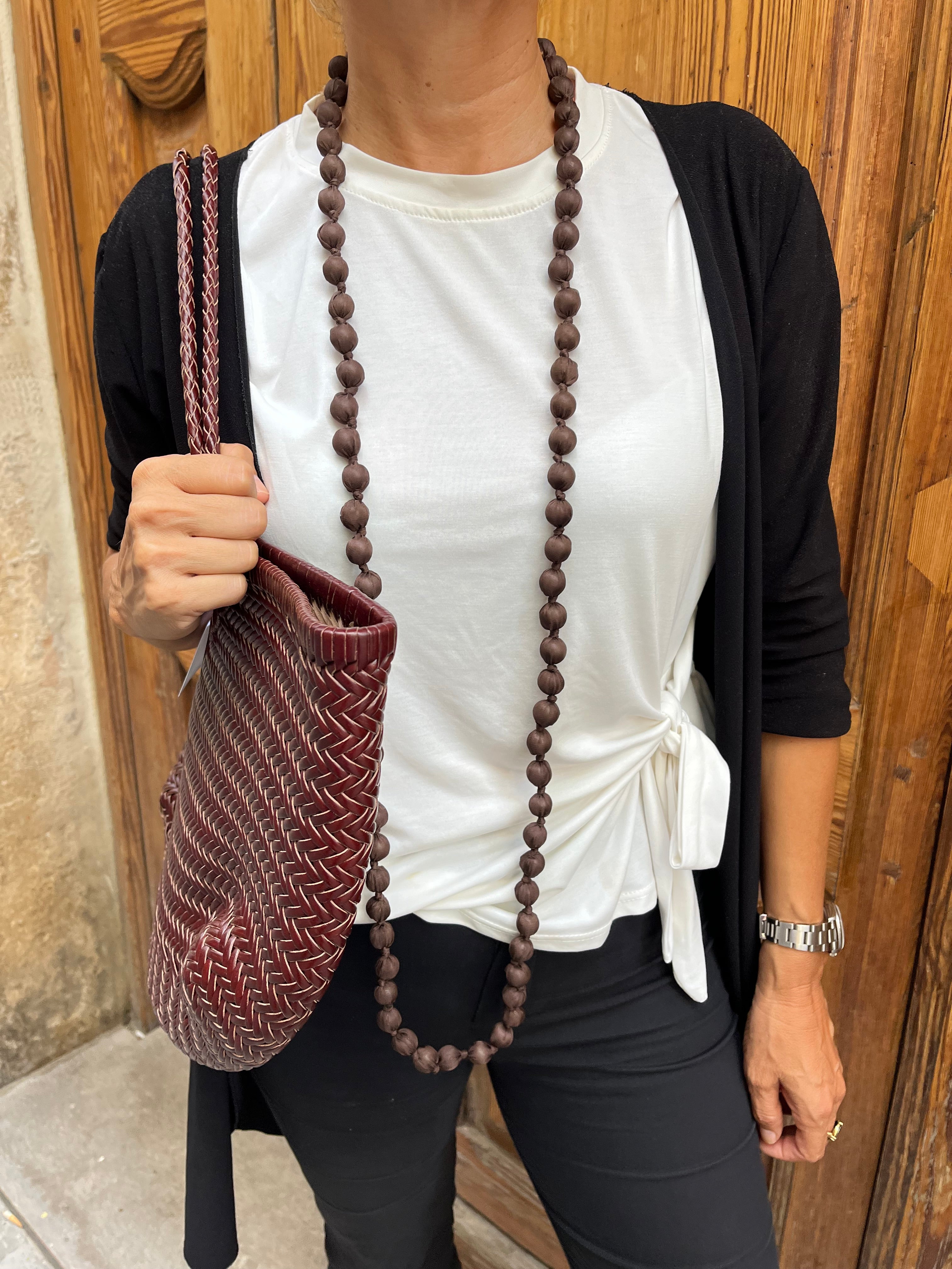 Collar tela bolitas color