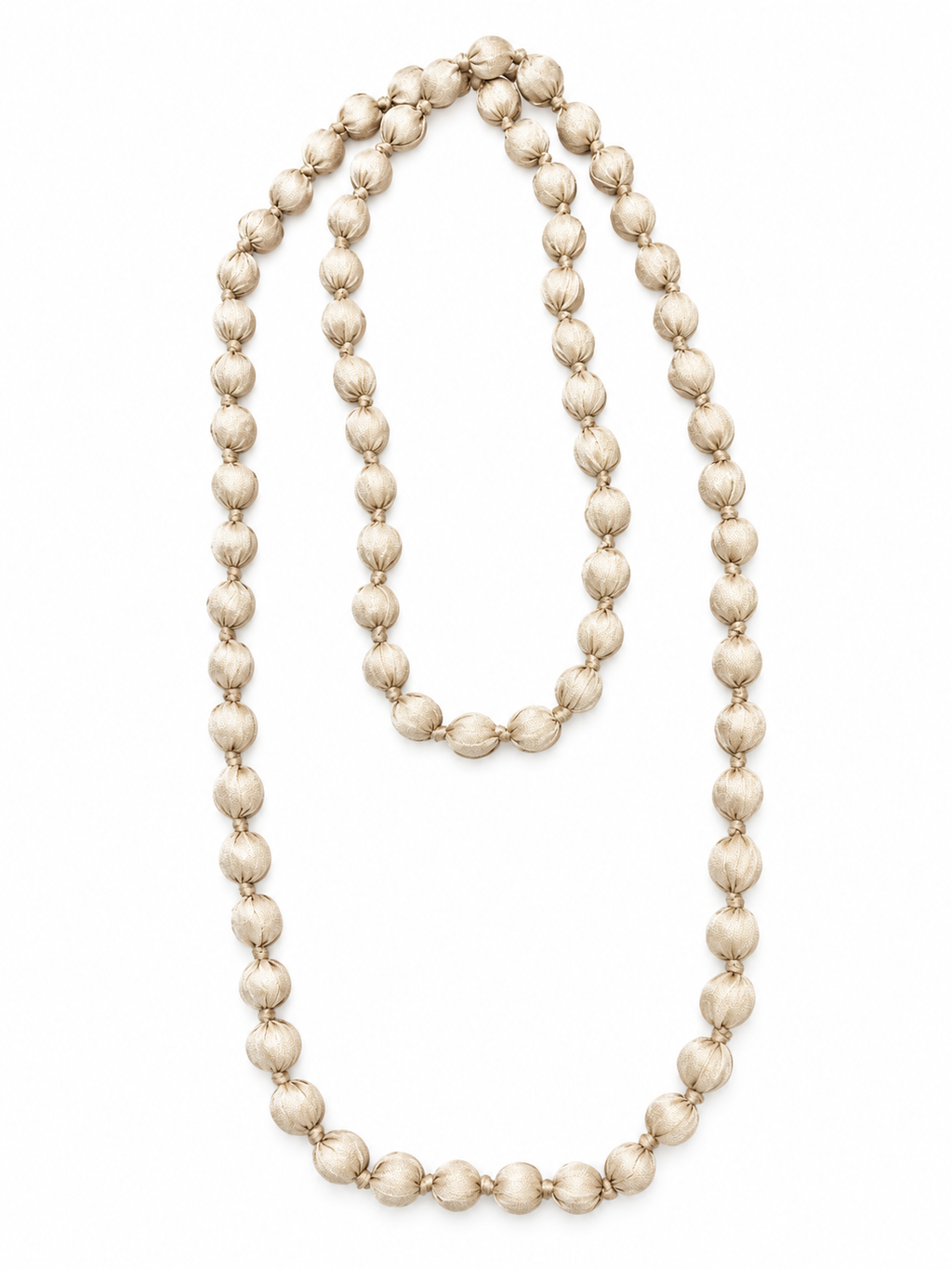 Collar de bolas de tela