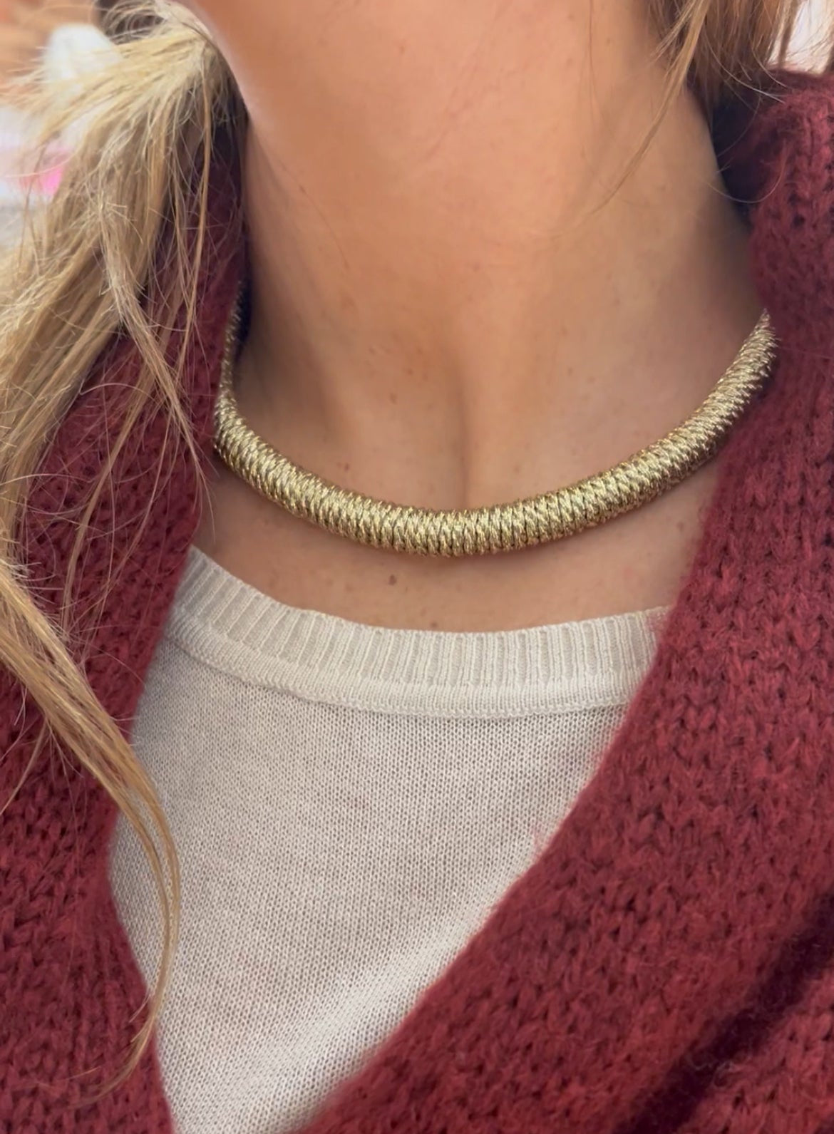 Collar hilo de oro liso