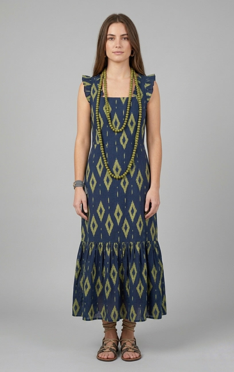 Vestido lenguas menorquinas con solapa en los tirantes