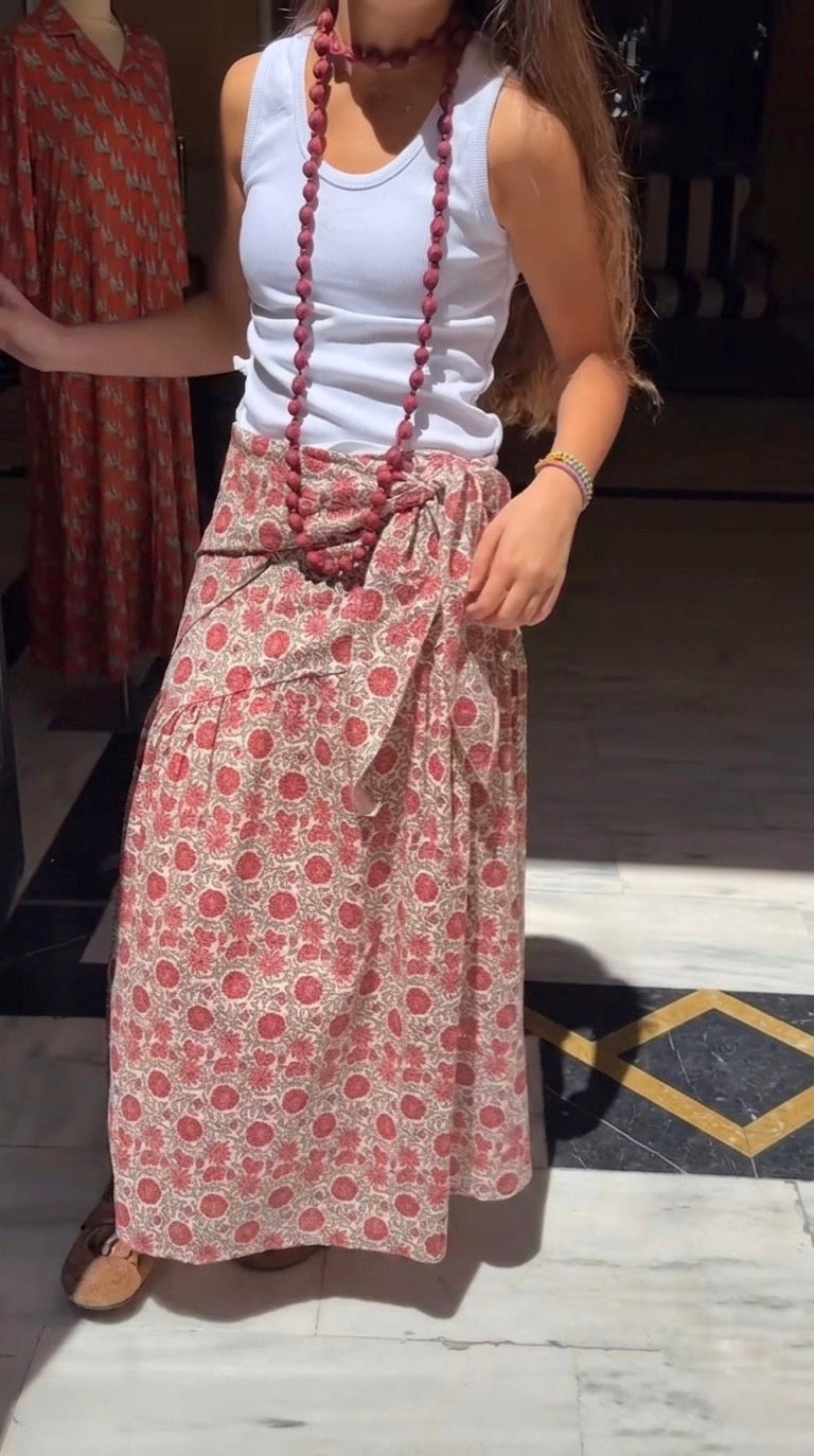 Falda de flores con pañuelo a juego