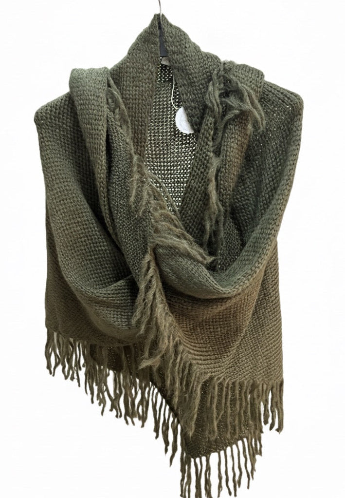 Chal de lana con flecos