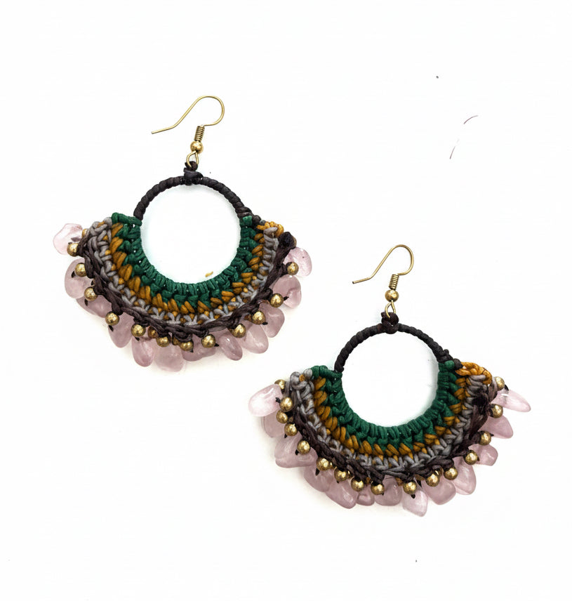 Pendientes de crochet y piedras