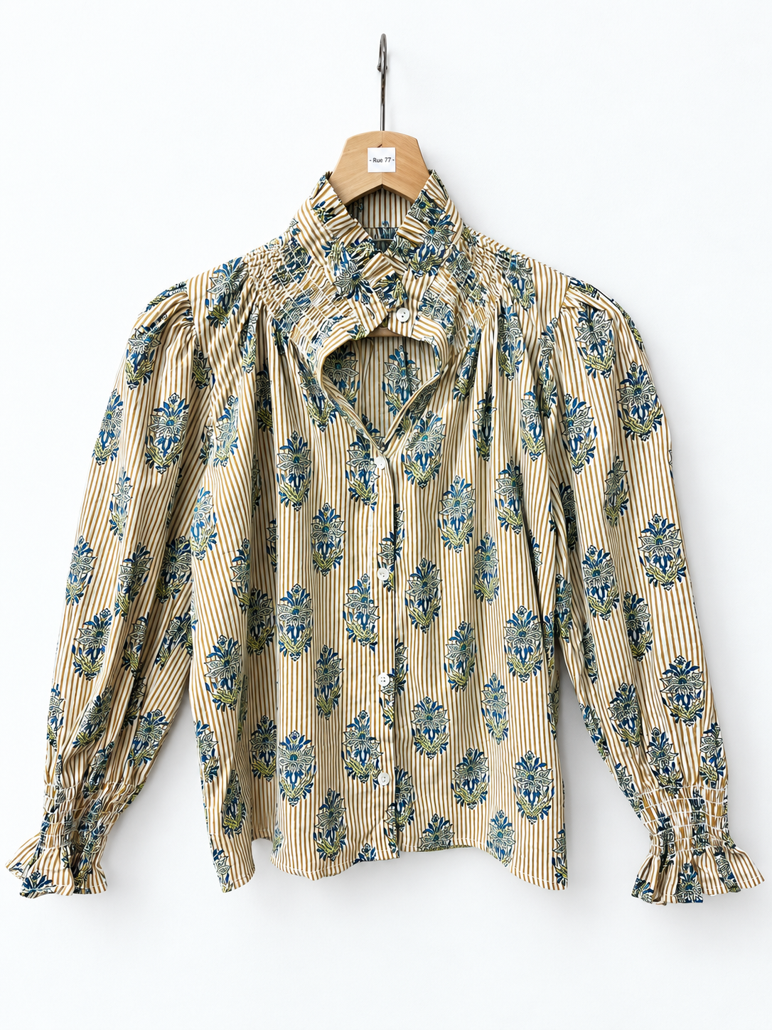 Camisa india con rayas y flor en tonos mostaza con cuello y puños fruncidos