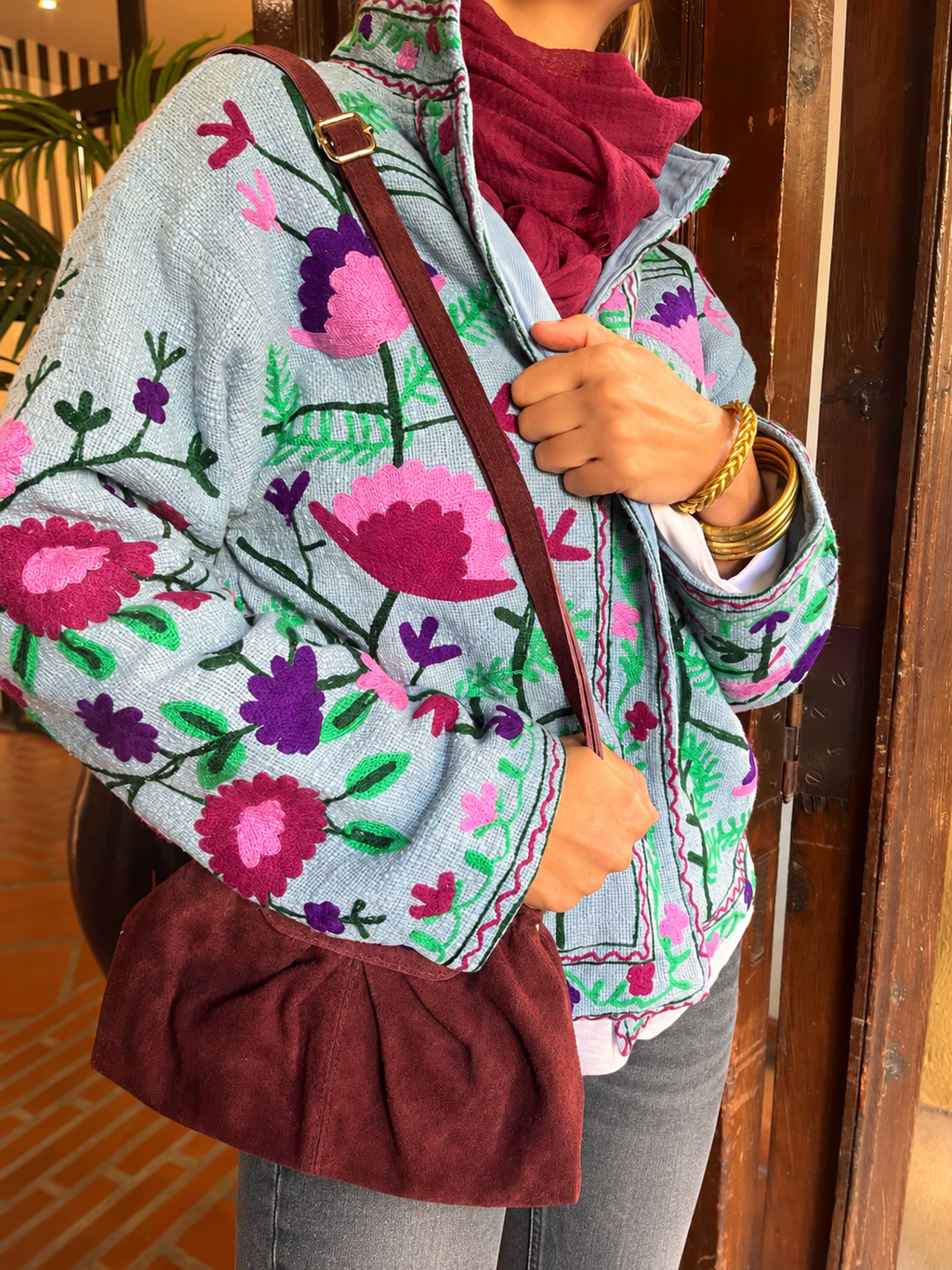 Chaqueta AZUL de flores bordadas estilo Indian Boho