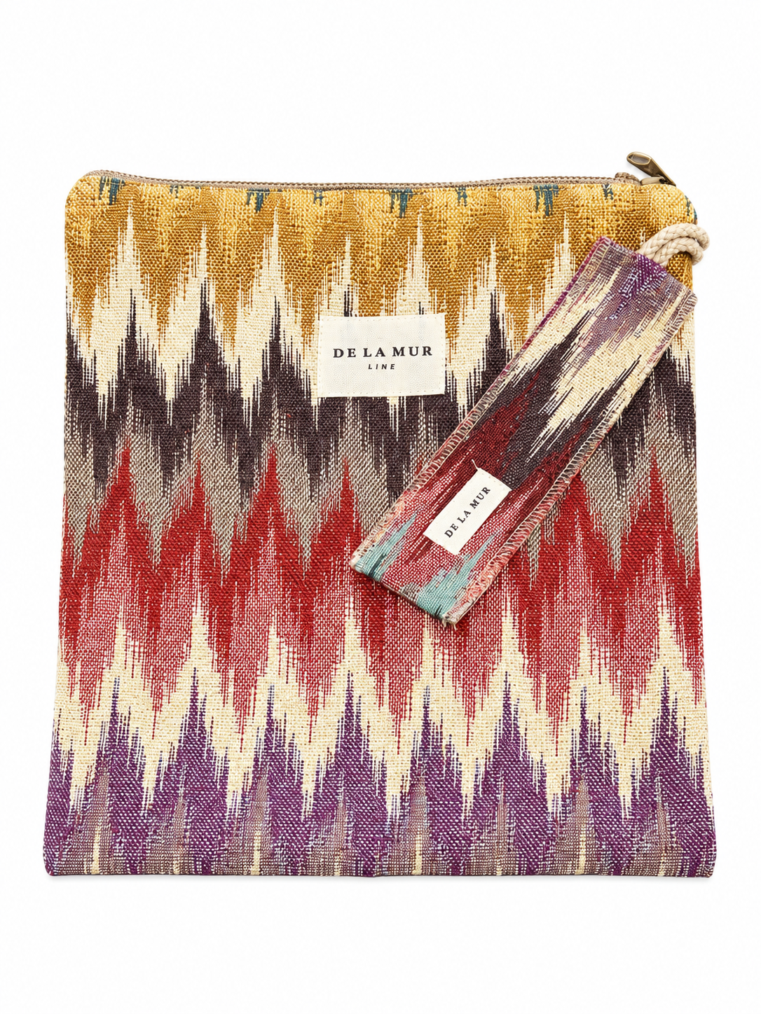 Funda de libro con marcapáginas de tela