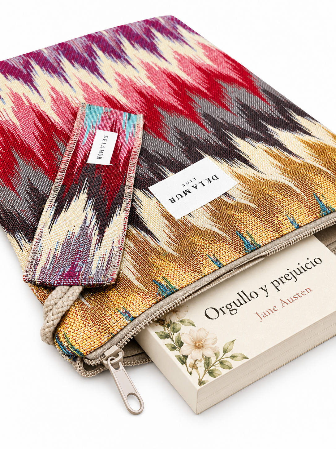 Funda de libro con marcapáginas de tela