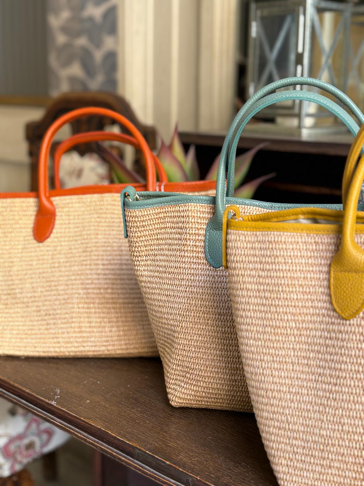 Bolso de rafia con asas de cuero 100%