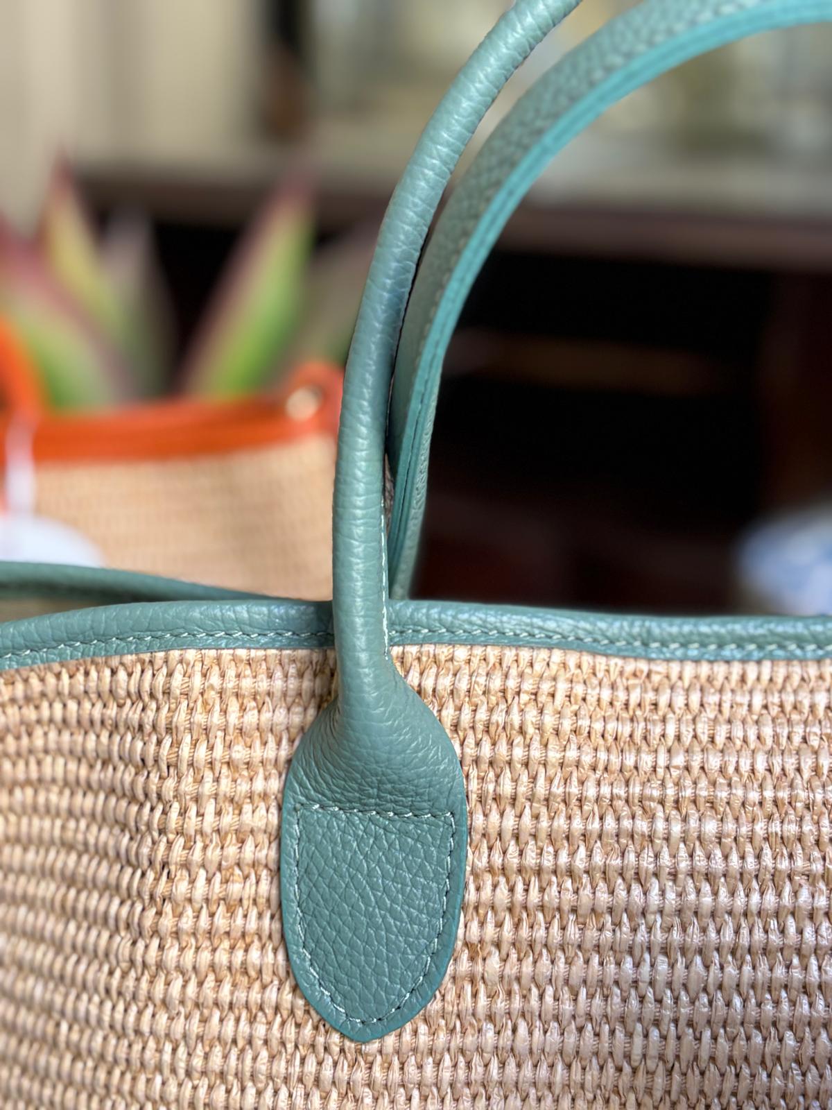 Bolso de rafia con asas de cuero 100%